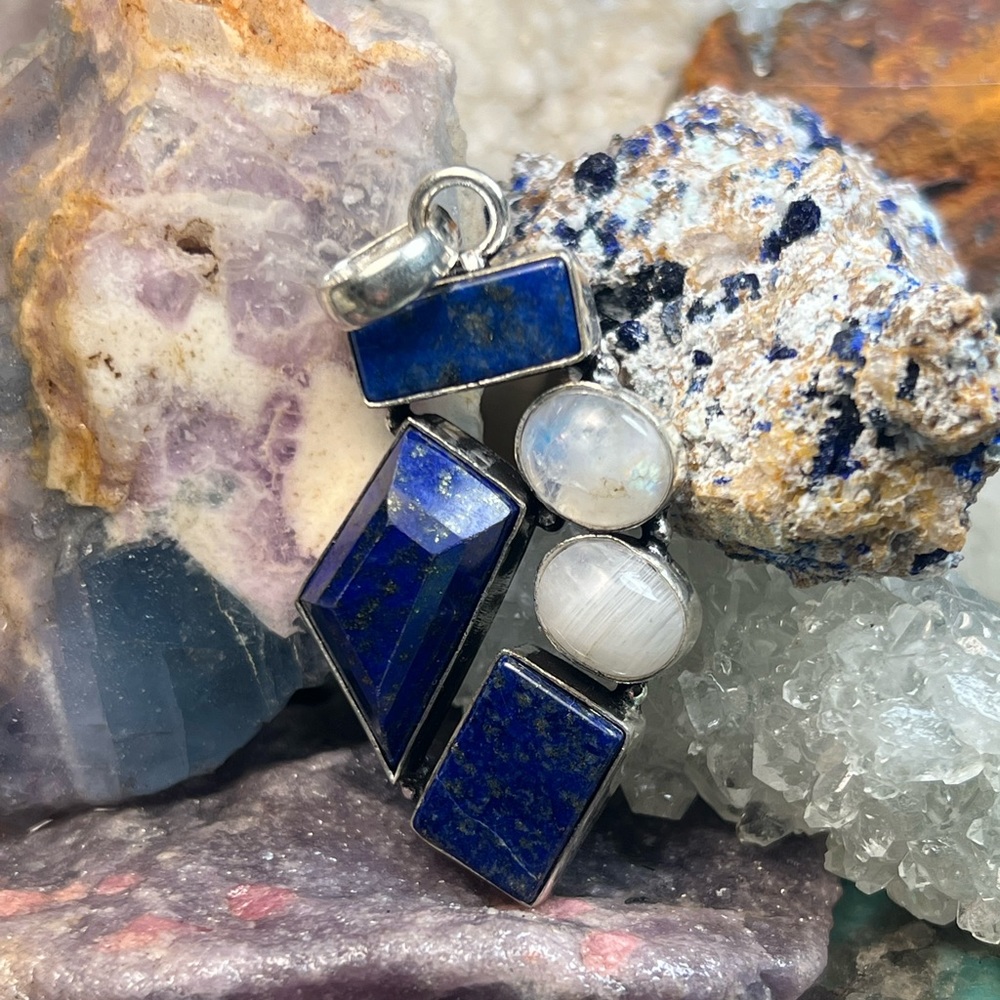 Lapis lazuli & moonstone pendant